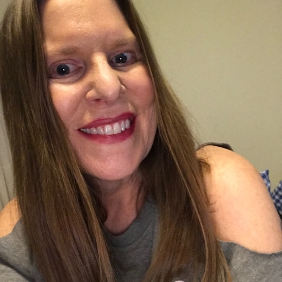 Meet your Posher, Michelle - Picture 2 of 2